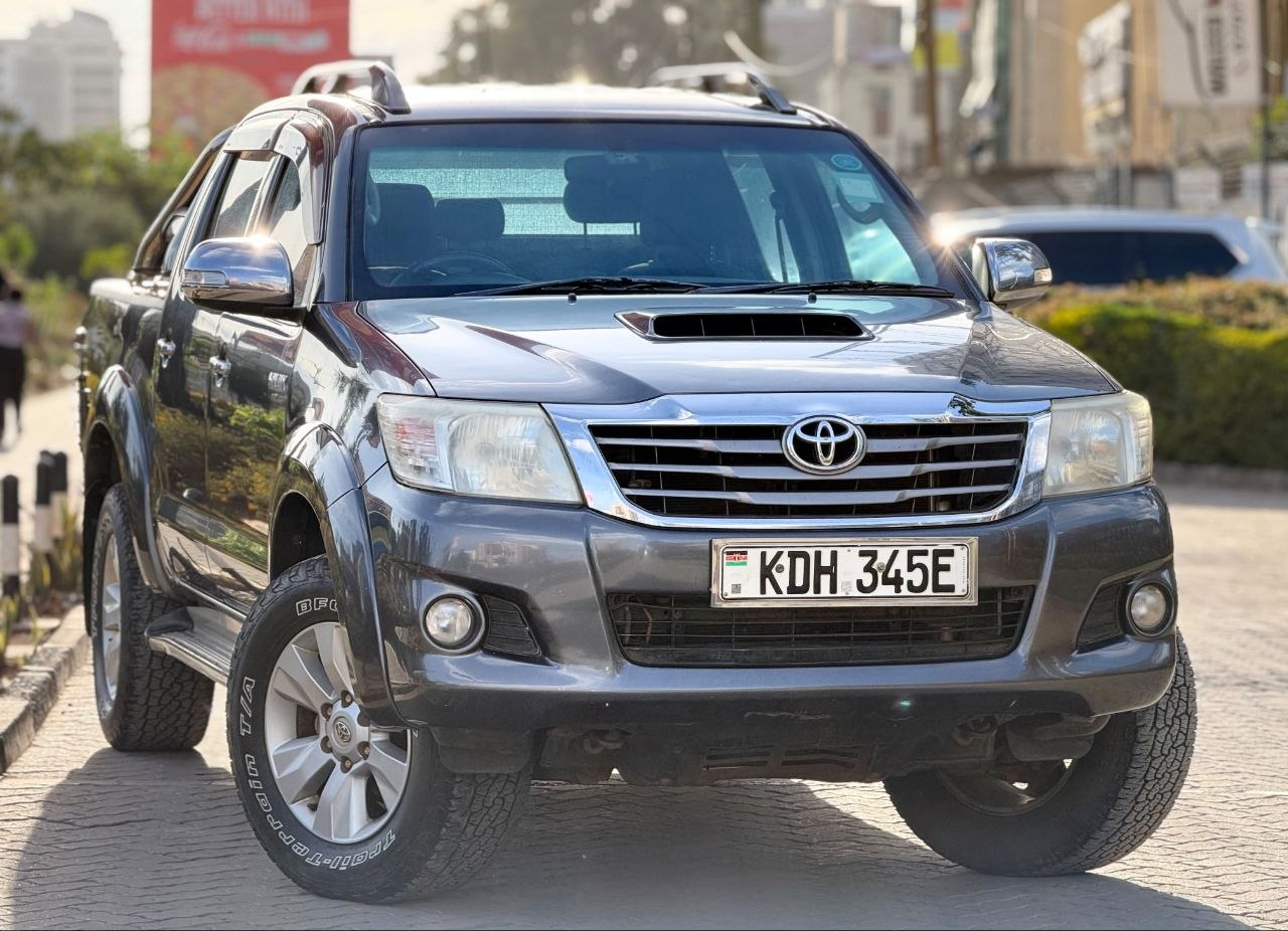 2015 Toyota HILUX DOUBLE CAB