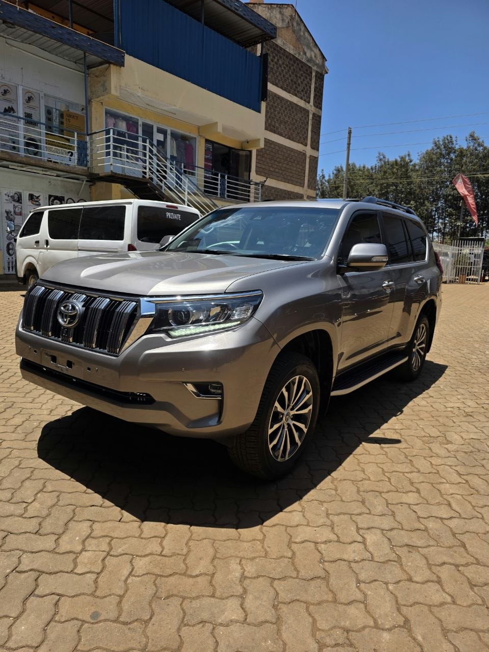 2022 Toyota LAND CRUISER PRADO
